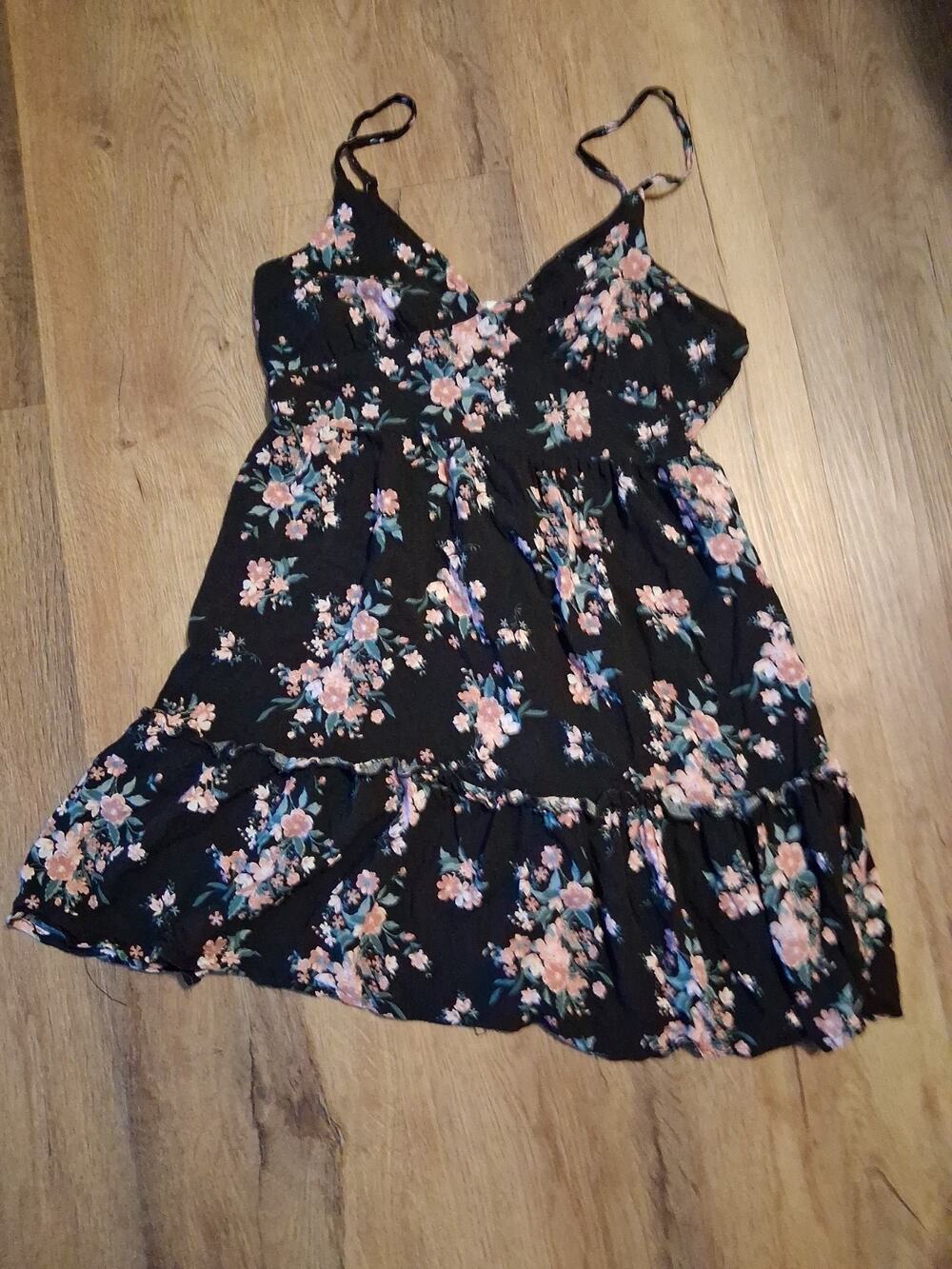 Liv & Lottie Spaghetti Strap Black With Flowers Tank Small